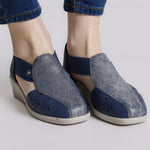アイリ｜パンチング甲のつま先カバーウェッジサンダル